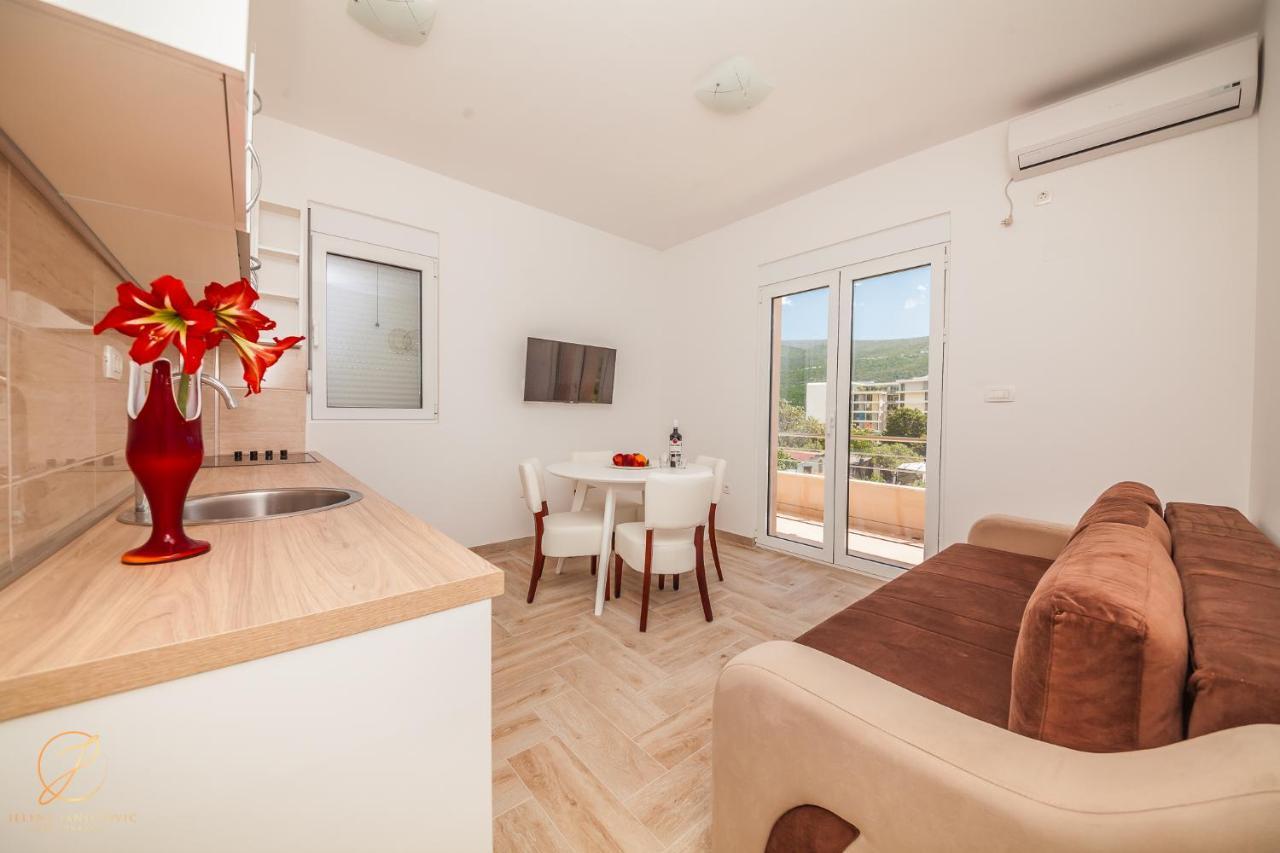 Apartments Ruzmarin 赫尔采格诺维 外观 照片