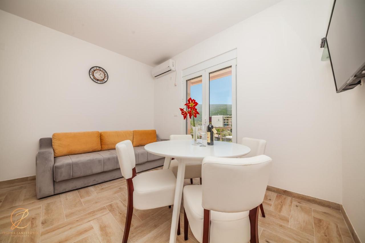 Apartments Ruzmarin 赫尔采格诺维 外观 照片